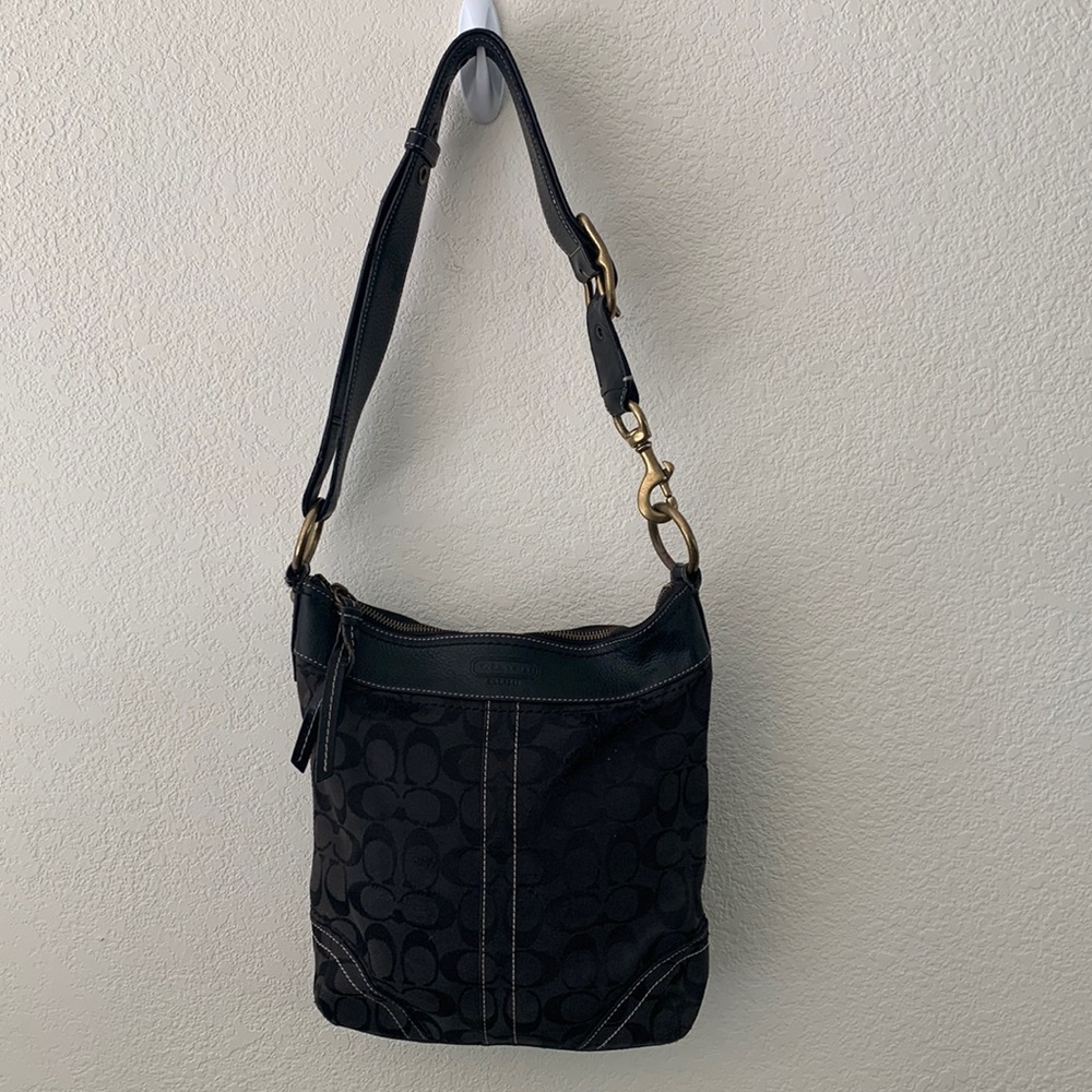 Vintage Coach signature black canvas and leather crossbody bucket bag F06M-104
